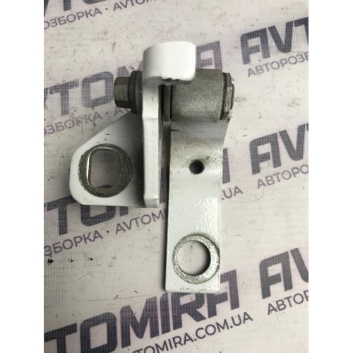 Петля двери задней левой нижняя Ford Focus 3 2011-2017 1781669